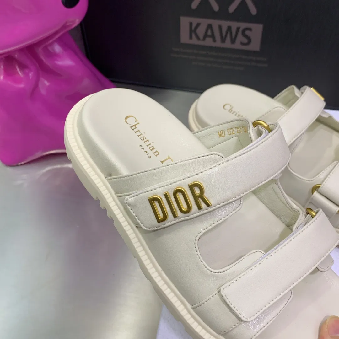 👟👟Ex-factory price👟👟Ex-factory price 440👟👟 Women's shoes factory Dior Dior 2022 spring and summer new Act thick-soled casual women's shoes CD letter logo hardware buckle open-toe slippers Star same style flat-bottomed round-toe retro beach shoes Top version on the market Material: Upper imported calfskin/imported metal cowhide + cowhide feet + water-dyed sheepskin lining + original molded T👟👟Ex-factory price👟👟Ex-factory price U outsole Size: 34-41 (34.40.41 customization is not returnable)